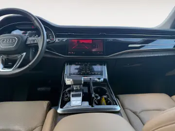 AUDI Q8 50 TDI qu. Tiptr. S-Line Selection  AHK Matri
