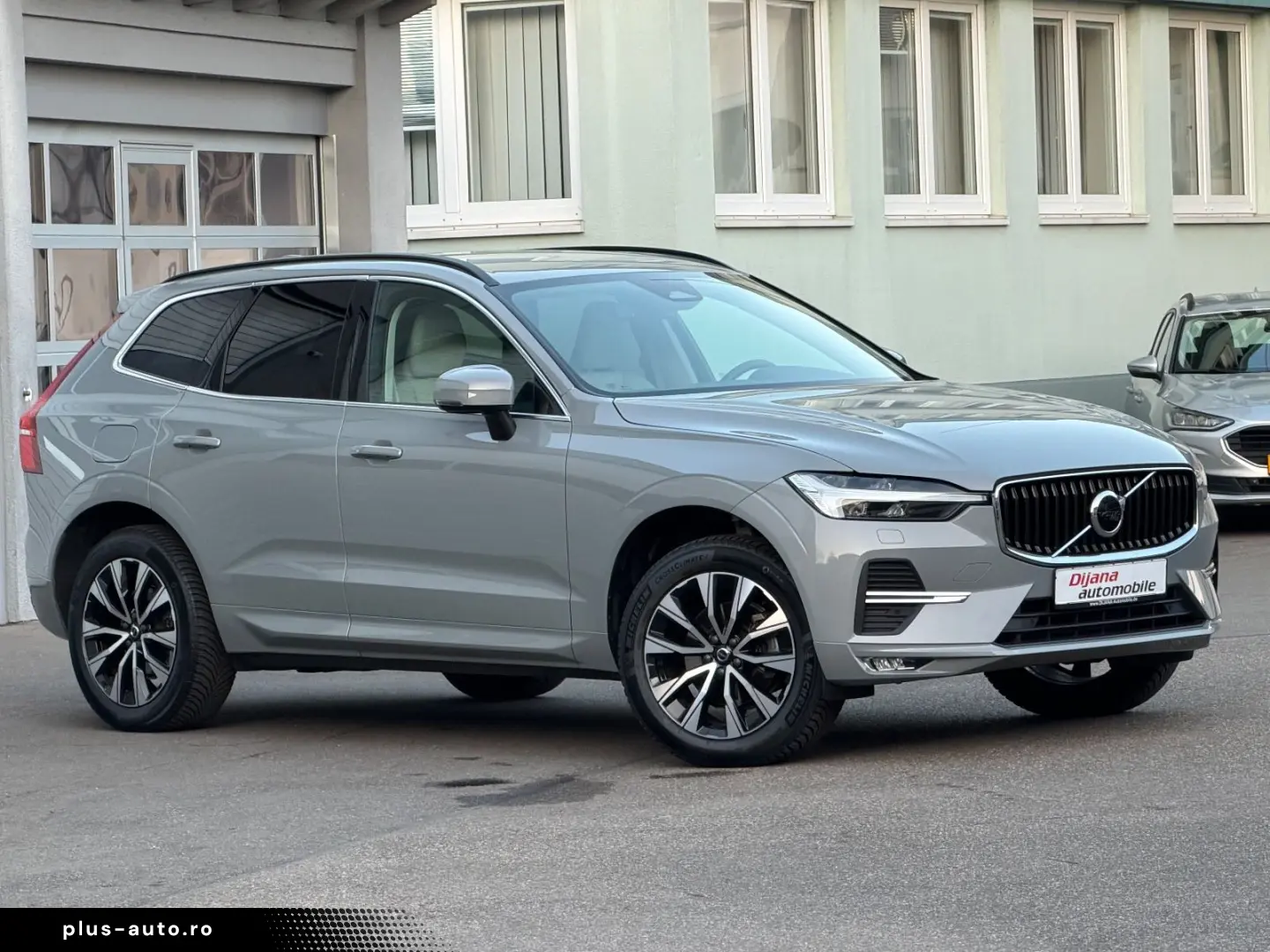 VOLVO XC60 B5 AWD