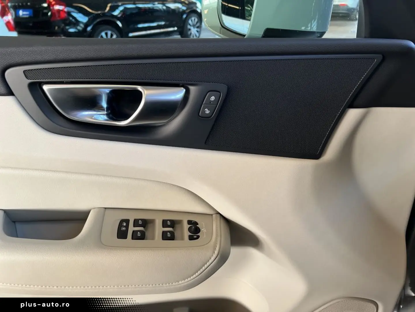 VOLVO XC60 B5 AWD Aut Lederpolsterung Hell Beige UA00