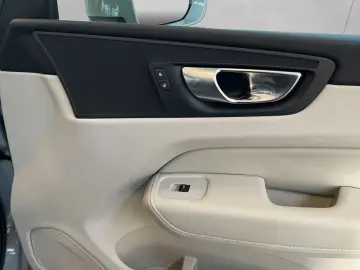 VOLVO XC60 B5 AWD Aut Lederpolsterung Hell Beige UA00