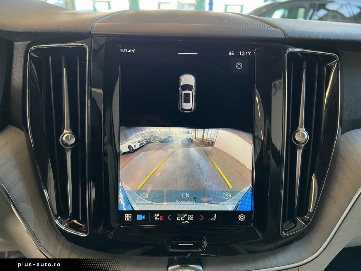 VOLVO XC60 B5 AWD Aut Lederpolsterung Hell Beige UA00