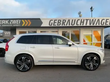 VOLVO XC90 B5 Ultimate Bright 7Sitz LUFTFW PANO HUD 22
