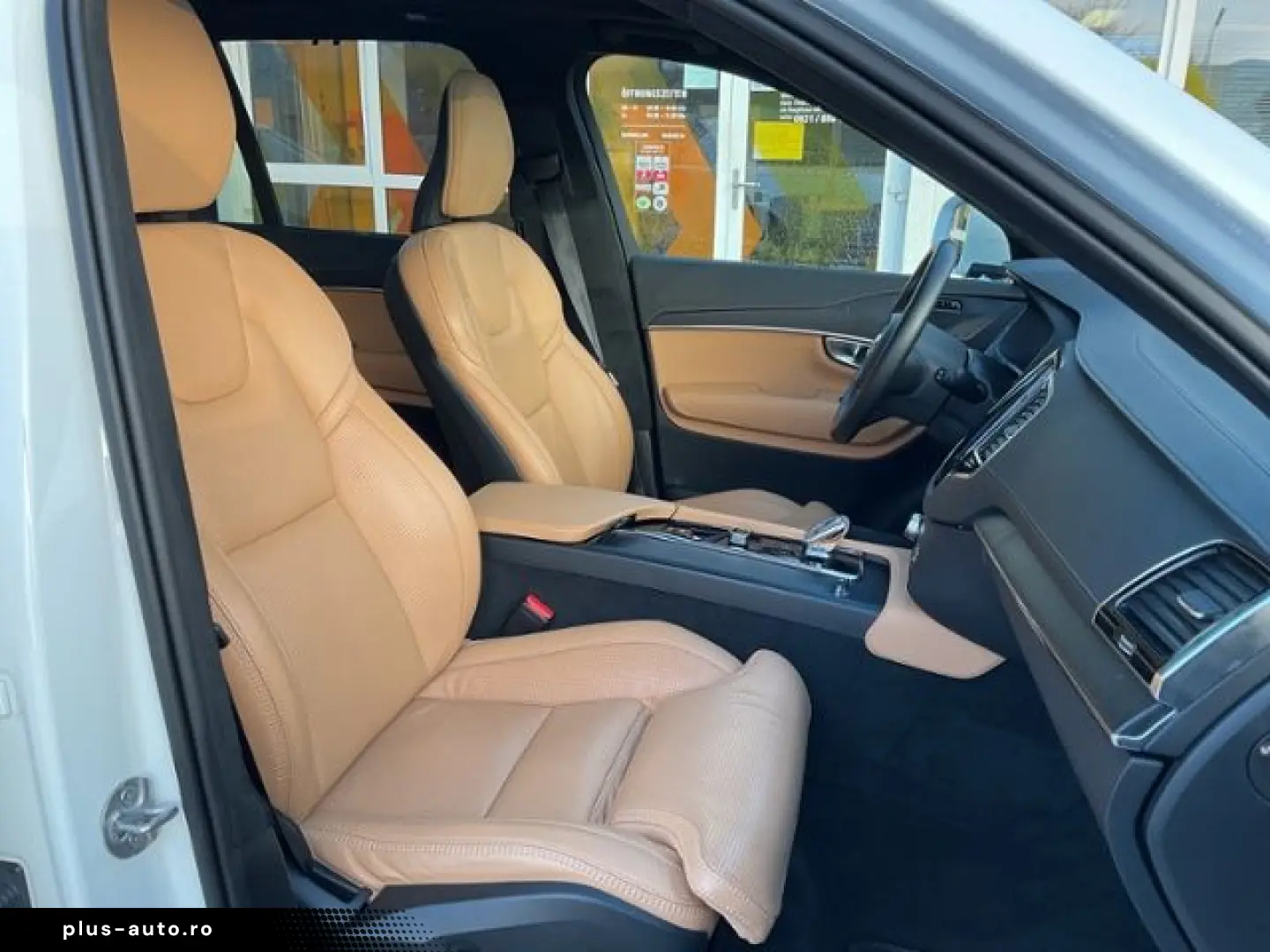 VOLVO XC90 B5 Ultimate Bright 7Sitz LUFTFW PANO HUD 22