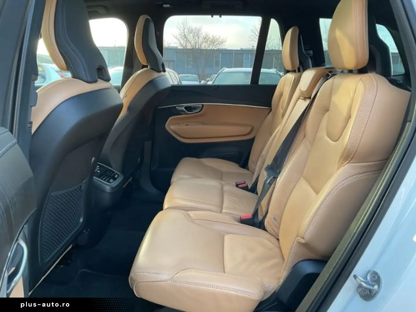 VOLVO XC90 B5 Ultimate Bright 7Sitz LUFTFW PANO HUD 22