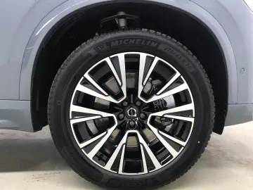 VOLVO XC90 T8 Recharge AWD Ultimate Dark 20  AHK 360