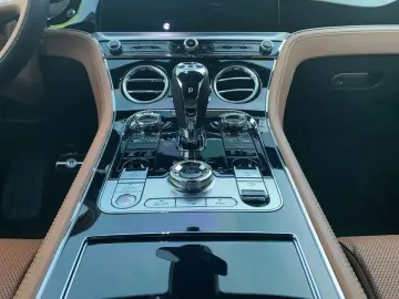 BENTLEY New Continental GT V8