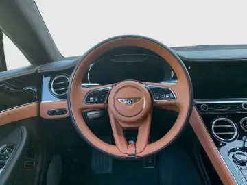 BENTLEY New Continental GT V8
