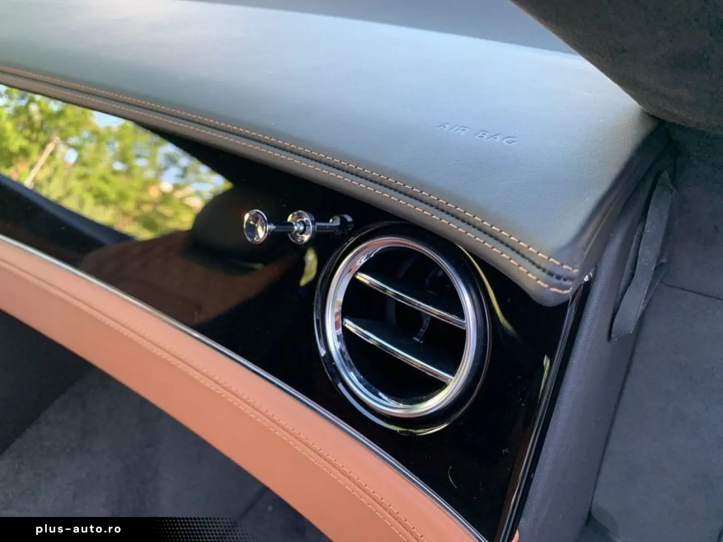 BENTLEY New Continental GT V8