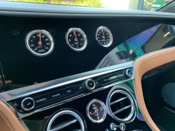 BENTLEY New Continental GT V8