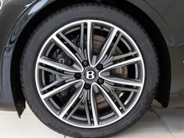 BENTLEY New Continental GT V8