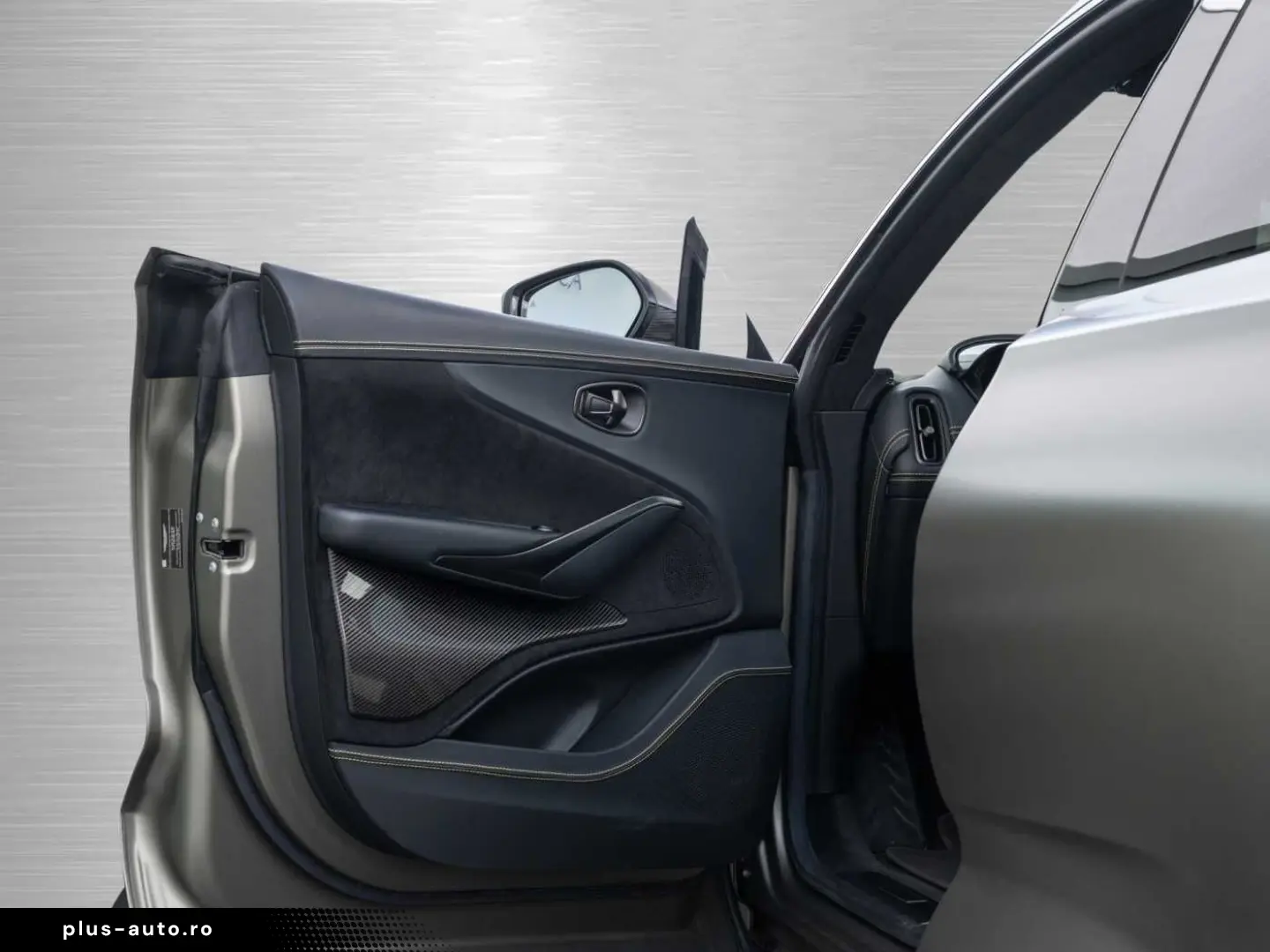 ASTON MARTIN DBX 707 V8 4x4