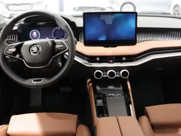 SKODA Combi 2.0 TDI 142kW 4x4  LEDER AHK STHZ MATRIX