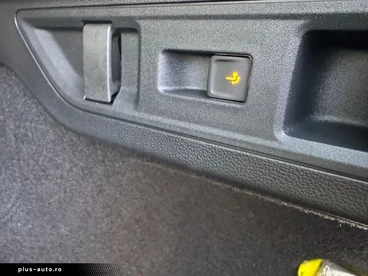 SKODA Combi 2.0 TDI 142kW 4x4  LEDER AHK STHZ MATRIX