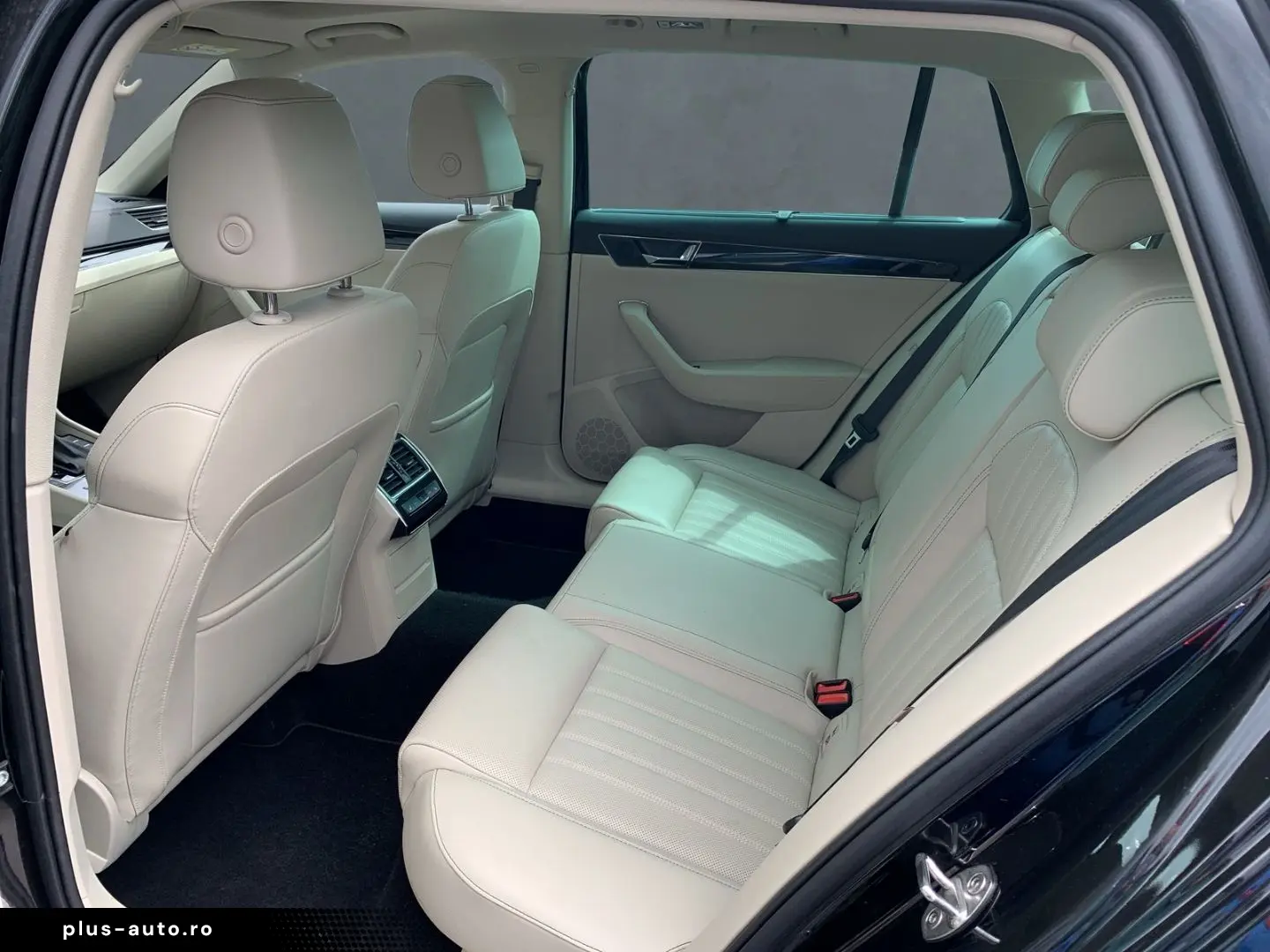 SKODA Superb Combi L&K 4x4 2.0 TDI elektr.Panoramadach