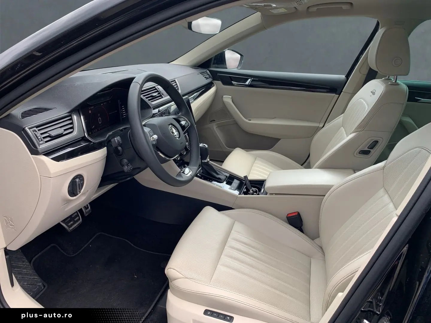 SKODA Superb Combi L&K 4x4 2.0 TDI elektr.Panoramadach