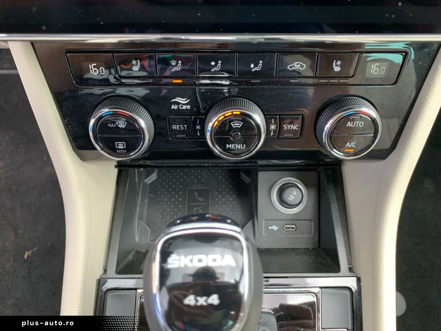 SKODA Superb Combi L&K 4x4 2.0 TDI elektr.Panoramadach