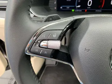 SKODA Superb Combi L&K 4x4 2.0 TDI elektr.Panoramadach