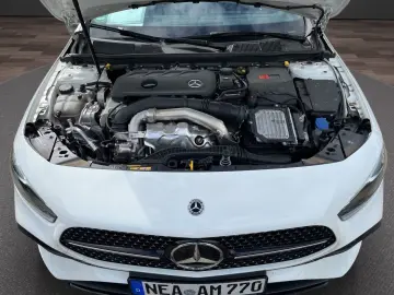 MERCEDES-BENZ A 250 4M Lim AMG NIGHT MBEAM