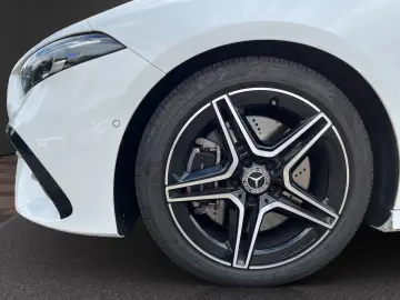 MERCEDES-BENZ A 250 4M Lim AMG NIGHT MBEAM