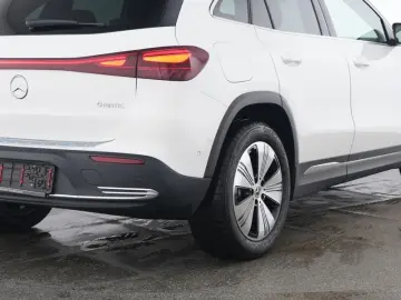 MERCEDES-BENZ EQA 300 4M Progressive-Advanced LED Ka&hellip;