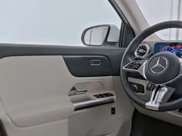 MERCEDES-BENZ EQA 300 4M Progressive-Advanced LED Ka&hellip;