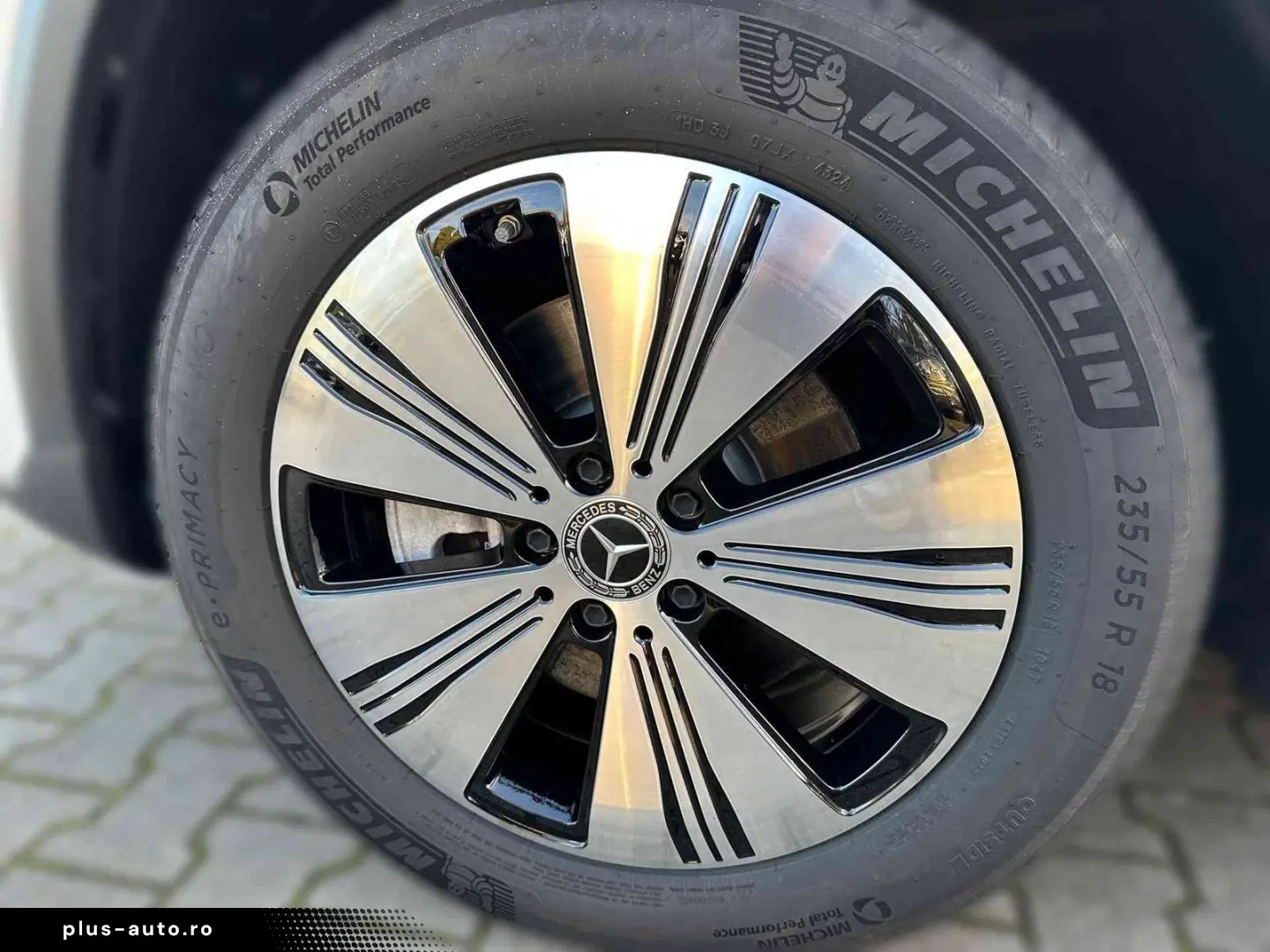 MERCEDES-BENZ EQA 300 4M Progressive Adv MBUX Pano L&hellip;