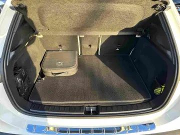 MERCEDES-BENZ EQA 300 4M Progressive Adv MBUX Pano L&hellip;