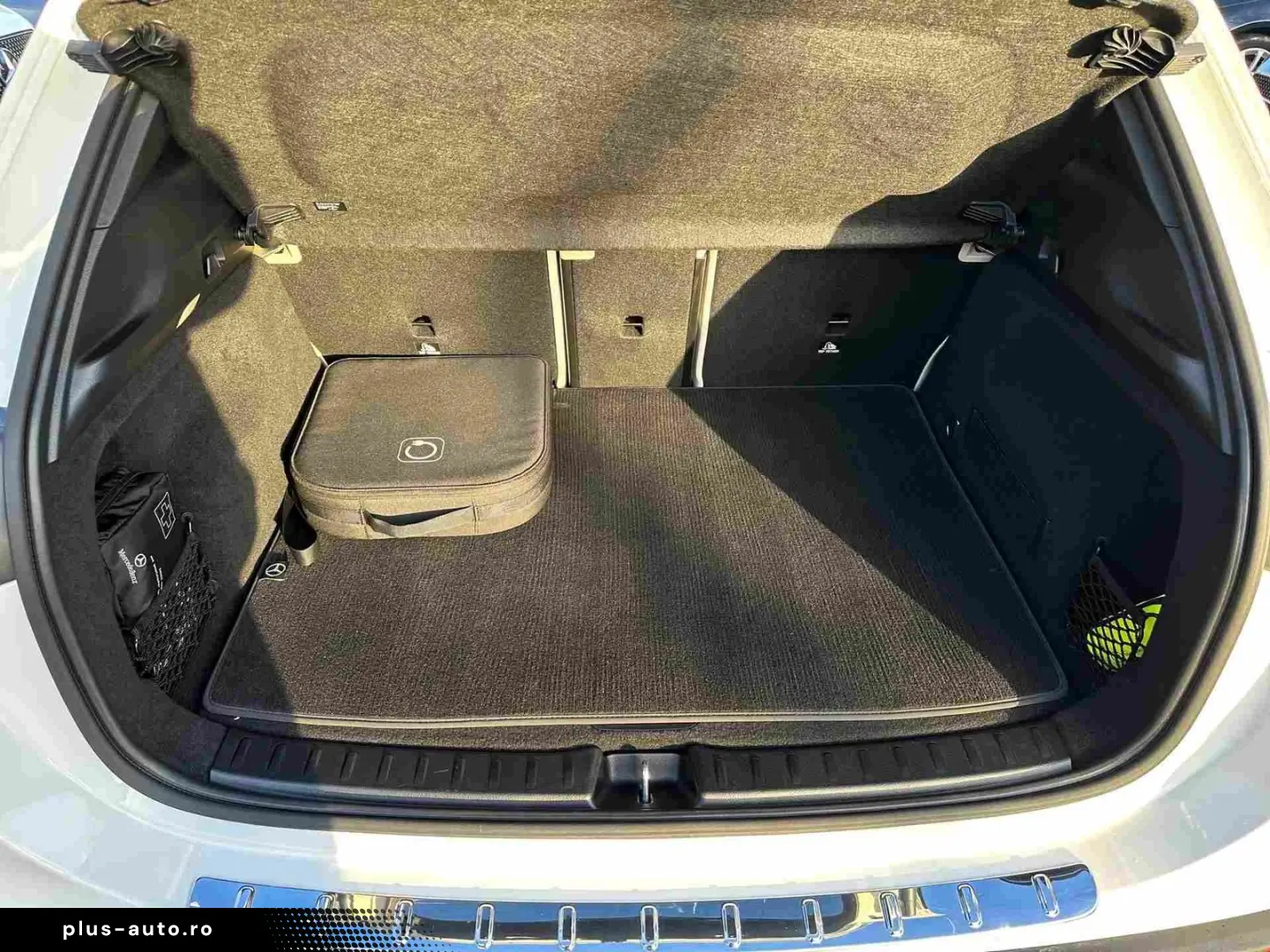 MERCEDES-BENZ EQA 300 4M Progressive Adv MBUX Pano L&hellip;