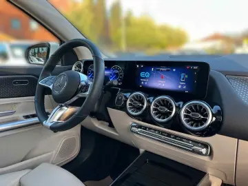MERCEDES-BENZ EQA 300 4M Progressive Adv MBUX Pano L&hellip;