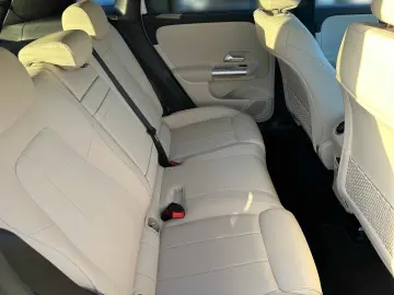 MERCEDES-BENZ EQA 300 4M Progressive Adv MBUX Pano L&hellip;