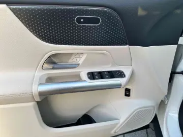 MERCEDES-BENZ EQA 300 4M Progressive Adv MBUX Pano L&hellip;