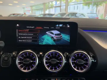 MERCEDES-BENZ EQA 300 4M Pano ACC 360cam Ambiente Me&hellip;