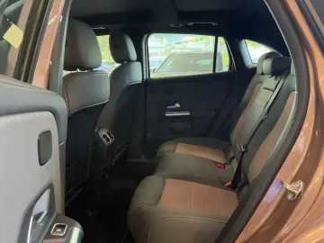 MERCEDES-BENZ EQA 300 4M Pano ACC 360cam Ambiente Me&hellip;