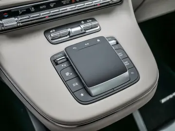 MERCEDES-BENZ V 300 AVANTGARDE ALLRAD AMG NIGHT MOPF&hellip;