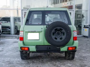 Nissan Patrol V 5-door (Y61) 3.0 Di 16V