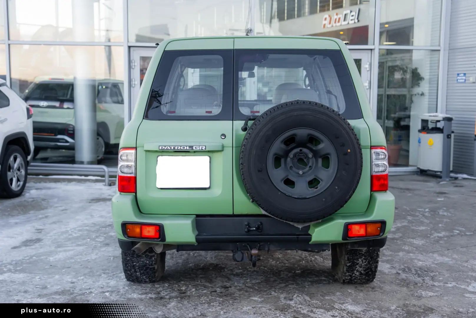 Nissan Patrol V 5-door (Y61) 3.0 Di 16V