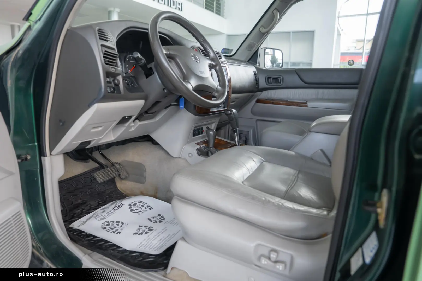 Nissan Patrol V 5-door (Y61) 3.0 Di 16V