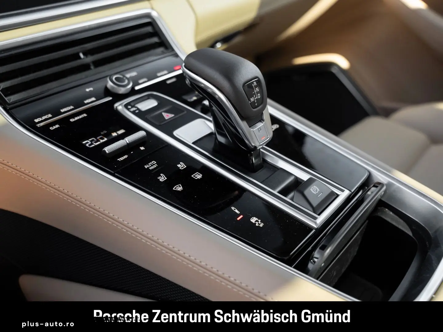 PORSCHE Panamera GTS Burmester InnoDrive Rückfahrkamera