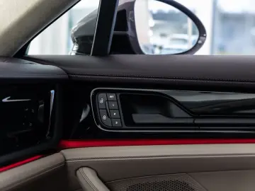 PORSCHE Panamera Turbo E-Hybrid SportDesign