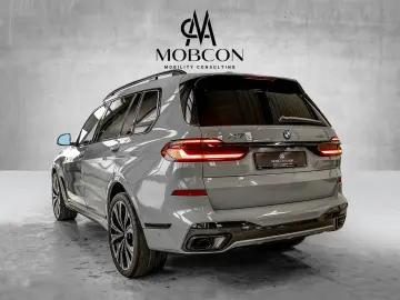 BMW X7 xDrive 40d M Sport B&W 23  SkyLounge