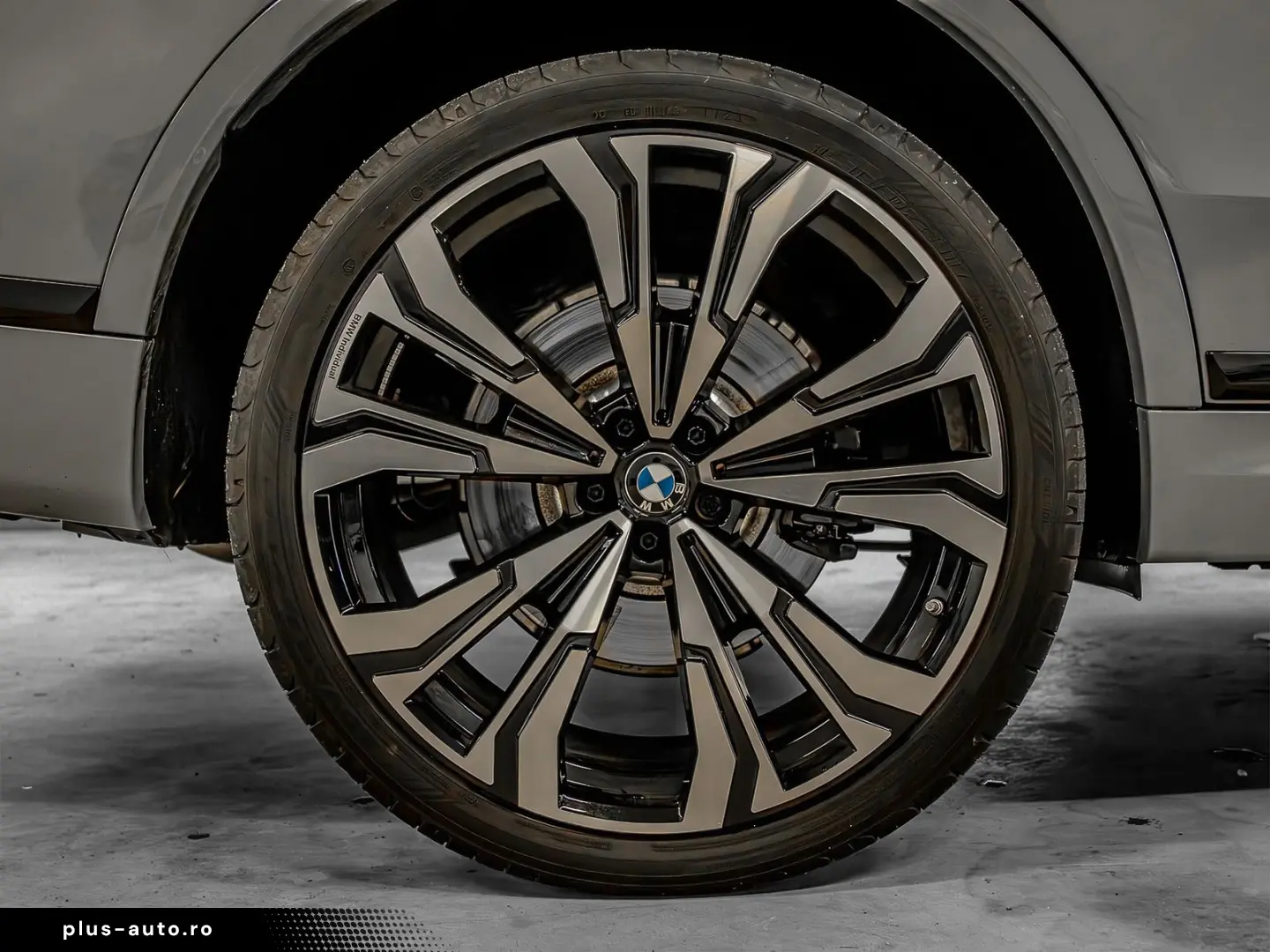 BMW X7 xDrive 40d M Sport B&W 23  SkyLounge