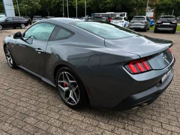 FORD Mustang Fastback 5.0 V8 GT LED BLIS Sync4 RFK