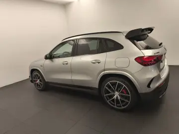 MERCEDES-BENZ GLA 45 S 4M  Premium  PerfoSitz Aero Sitzklima