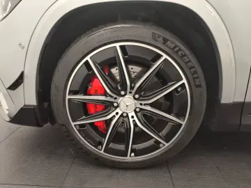 MERCEDES-BENZ GLA 45 S 4M  Premium  PerfoSitz Aero Sitzklima