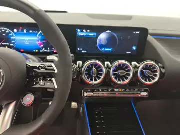 MERCEDES-BENZ GLA 45 S 4M  Premium  PerfoSitz Aero Sitzklima