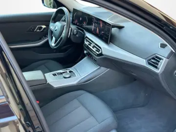 BMW Seria 3 an 2023  57500 Km Garantie