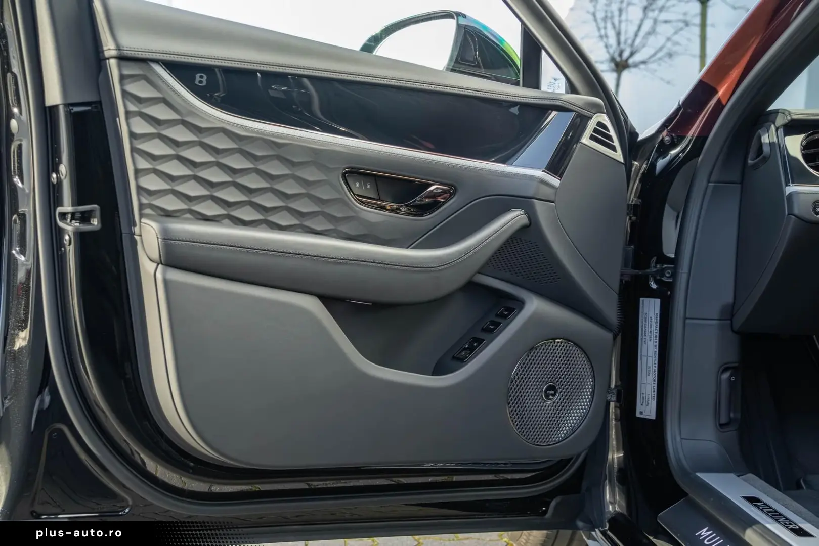 BENTLEY Flying Spur Mulliner   BESPOKE 2-Tone