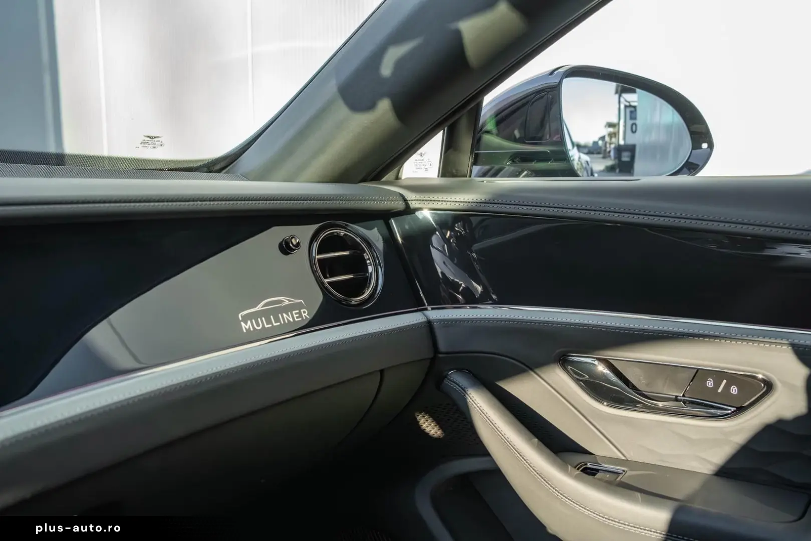 BENTLEY Flying Spur Mulliner   BESPOKE 2-Tone