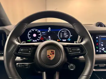 PORSCHE Cayenne E-Hybrid SP-Design 490HP NP  87.192€