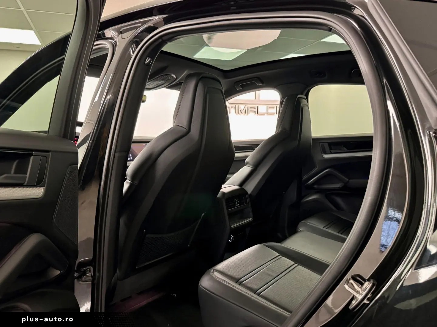 PORSCHE Cayenne E-Hybrid SP-Design 490HP NP  87.192€